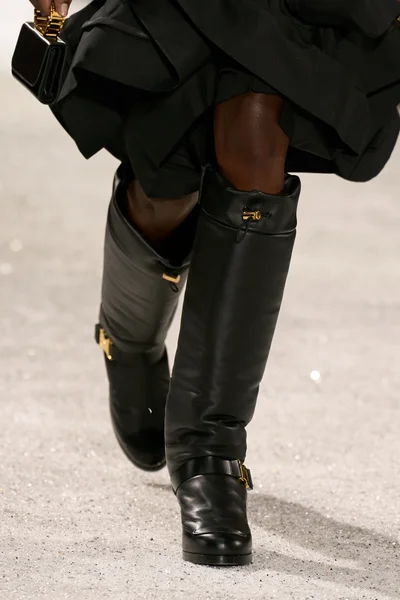 Look 19
